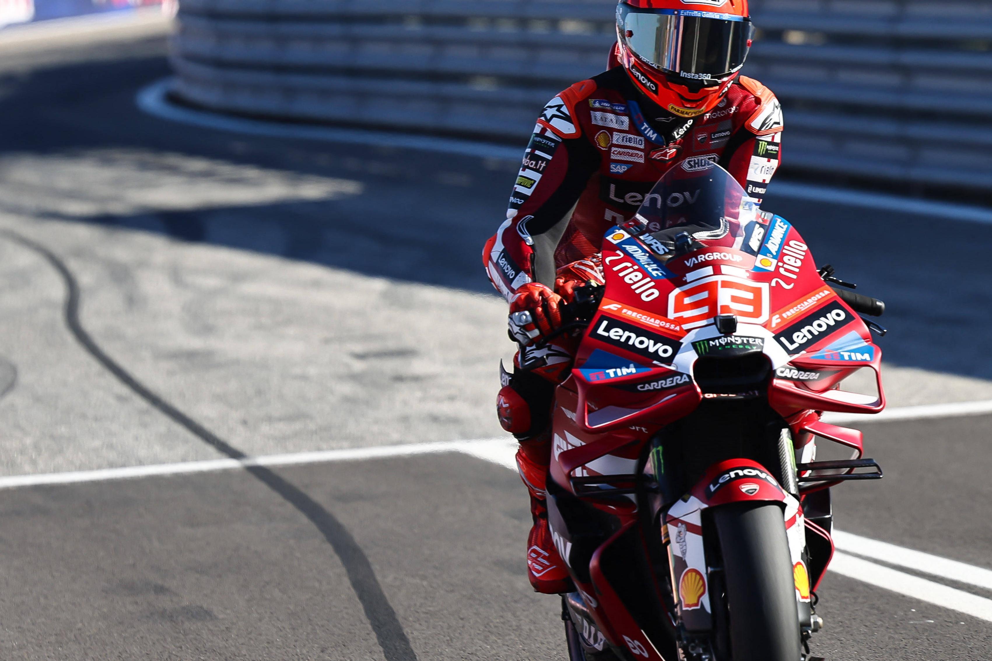 Marc Márquez está na liderança, empatado em pontos com Martín, mas na frente pois tem mais vitórias. IMAGO