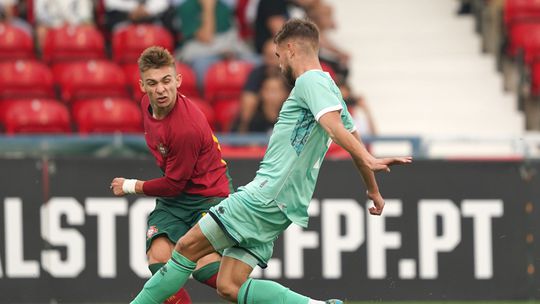 VÍDEO: maldade e golaço de Francisco Conceição no Portugal-Bielorrússia