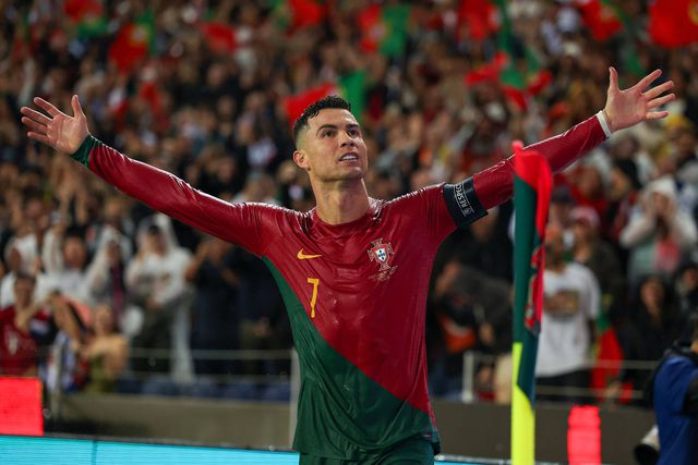 Ronaldo «feliz» por ajudar Portugal e deixa agradecimento especial