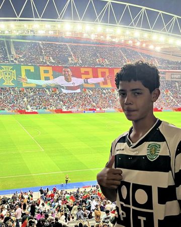 Sporting: filho de Cristiano Ronaldo veste pele de leão… no Dragão
