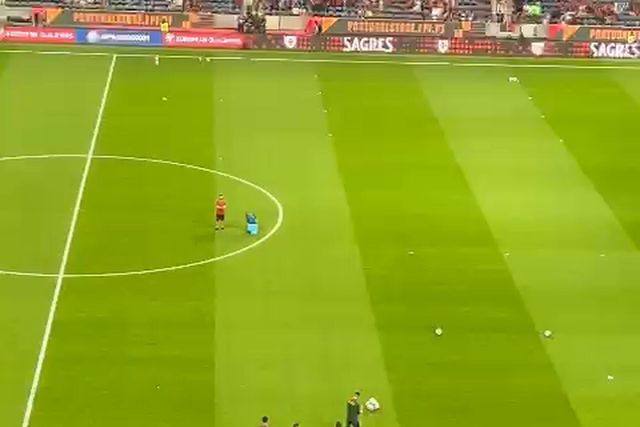 Aquecem os guarda-redes no Dragão