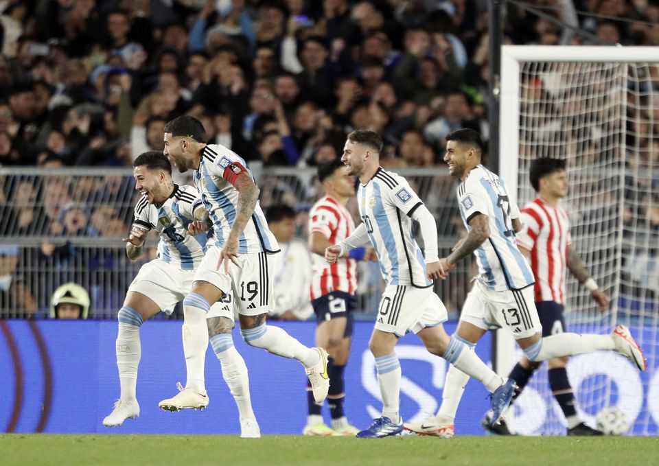 Messi bisa nos ferros e Otamendi dá a vitória à Argentina diante do Paraguai