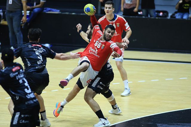 Andebol: Benfica vence na fortaleza da Maia