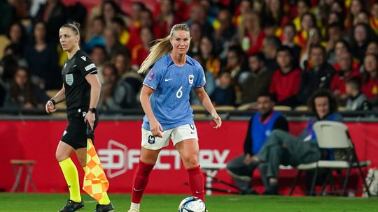 Amandine Henry retira-se da seleção francesa