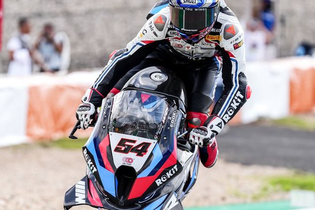 Toprak vence corrida de Superbikes no Estoril depois de 'momento' histórico