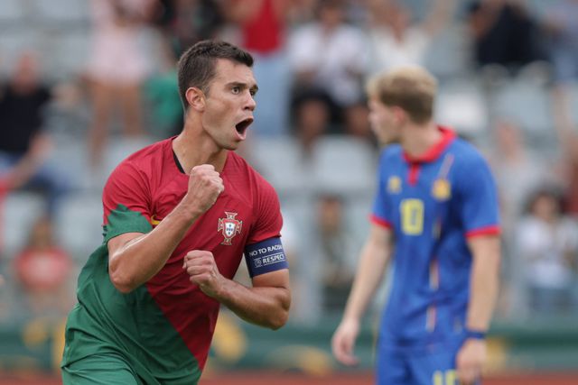 «Estreias de Renato Veiga e de Samu Costa? Roberto Martínez olha para os sub-21»