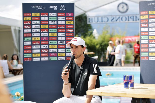 Antiga estrela diz: «O ténis é um desporto para ricos, é muito caro»