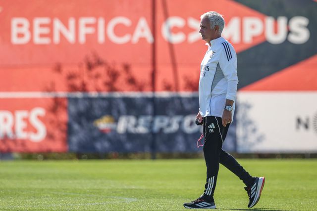 José Mourinho no treino das águias - Foto: SL Benfica