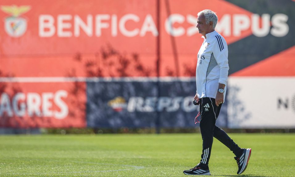 José Mourinho no treino das águias - Foto: SL Benfica