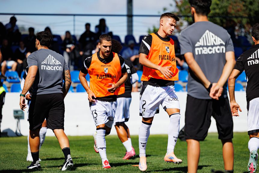 João Mendes e Miguel Maga, donos das laterais vitorianas, somam oito titularidades cada um