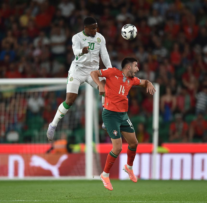 Gonçalo Inácio saiu tocado do jogo com a Irlanda