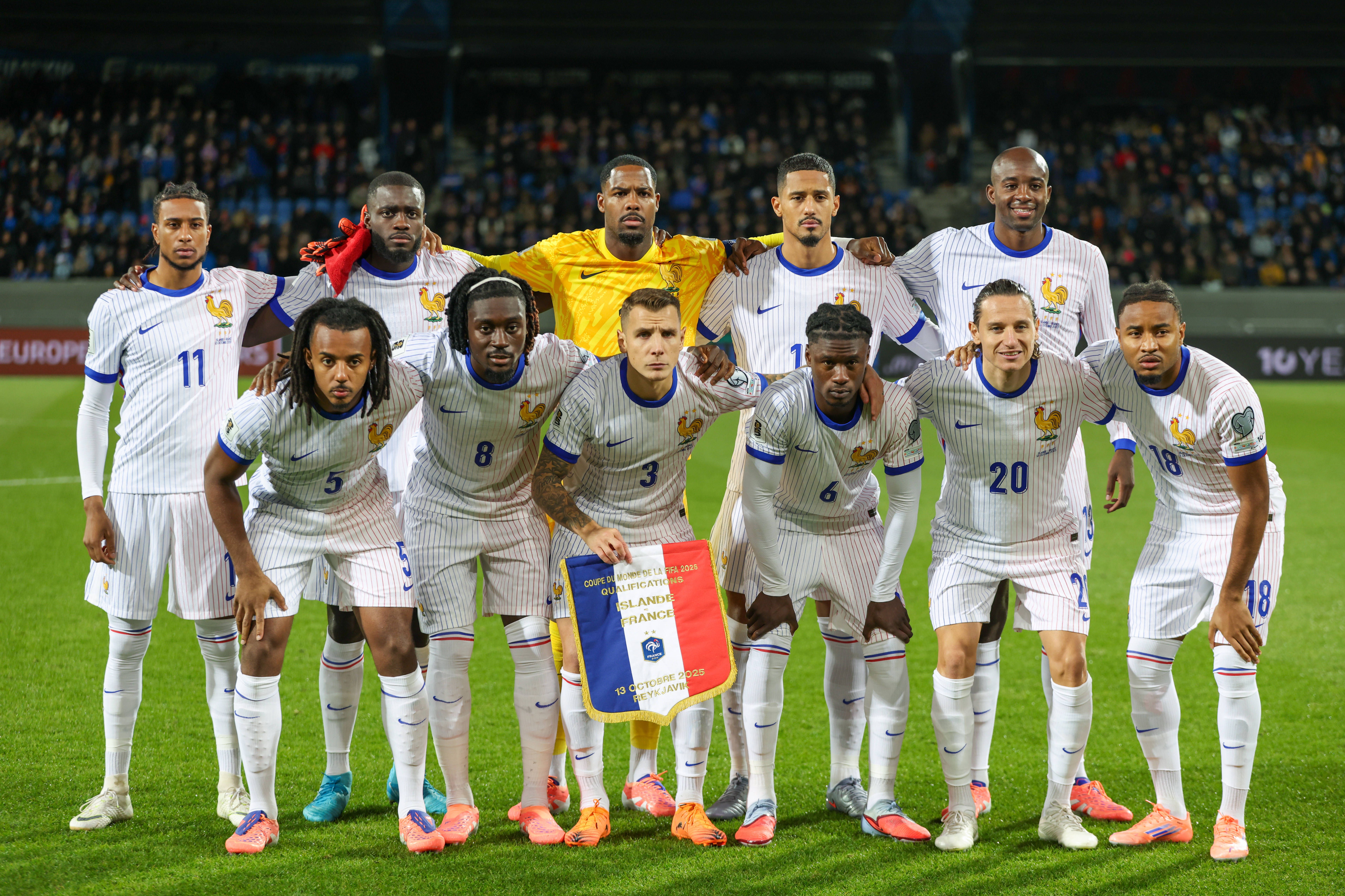 A seleção da França que entrou em campo frente à Islândia