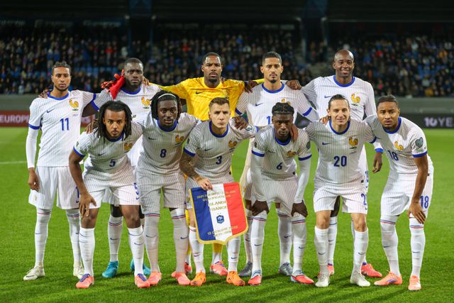 A seleção da França que entrou em campo frente à Islândia
