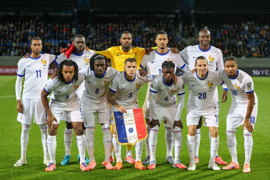 A seleção da França que entrou em campo frente à Islândia
