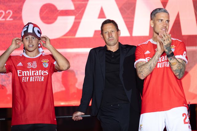 Roger Schmidt nos festejos no Marquês de Pombal, com João Neves e Ristic