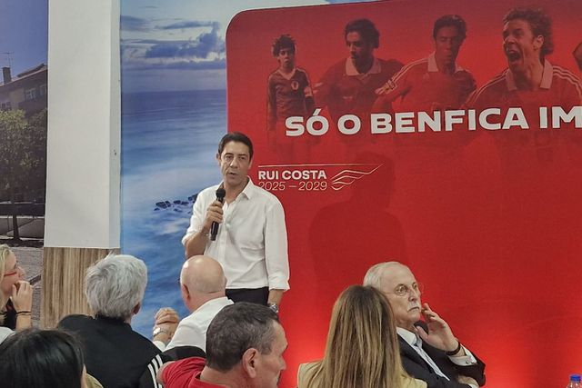 Rui Costa em Algueirão - Foto: A BOLA
