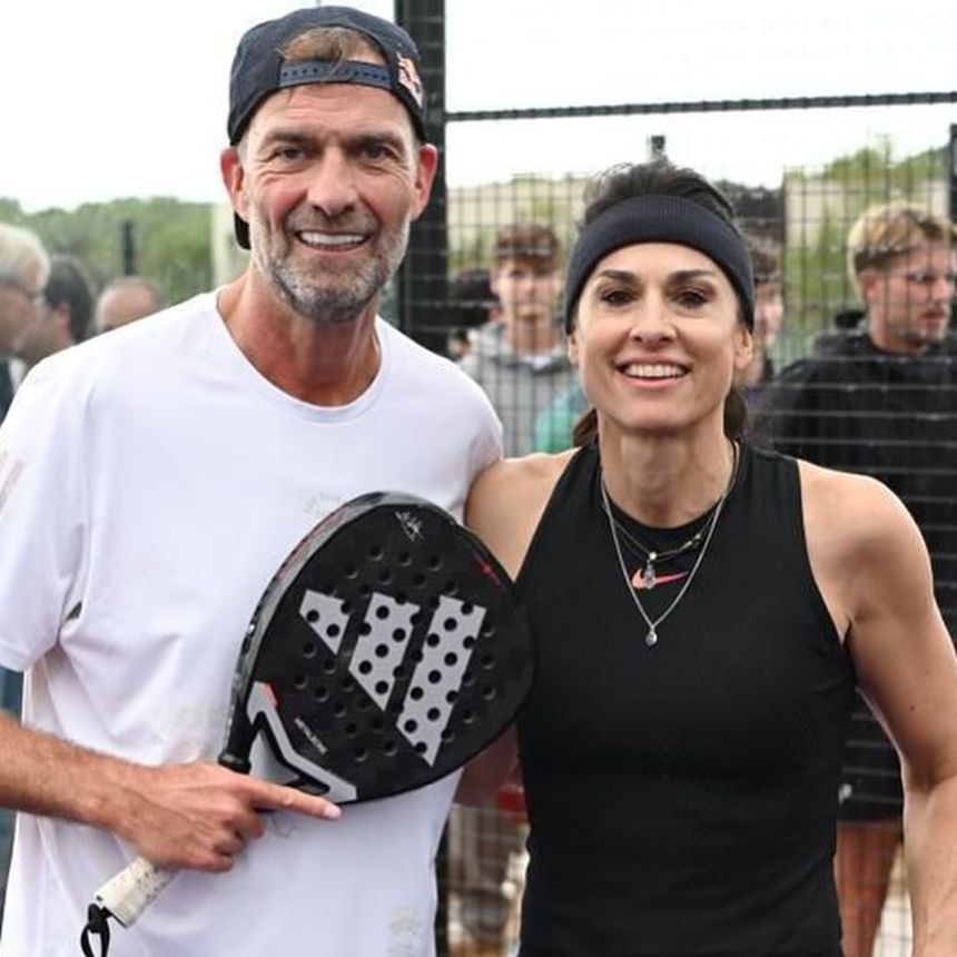Jurgen Klopp e Gabriela Sabatina formaram dupla em torneio de padel que decorreu em Maiorca - Foto: Instagram/@kloppo