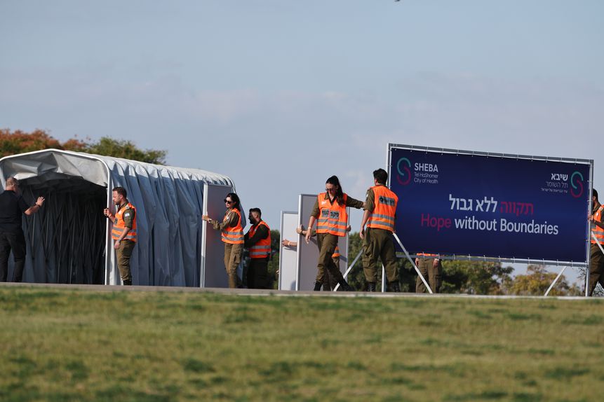 Hospital preparados para receber reféns israelitas - Foto EPA/ATEF SAFADI