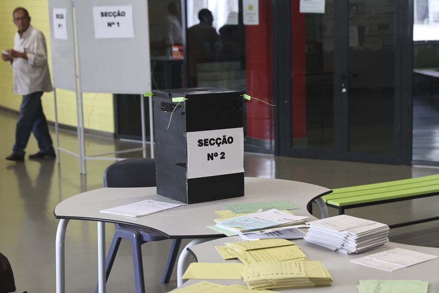 Urna de votos para eleições - Foto: ANTÓNIO COTRIM/LUSA