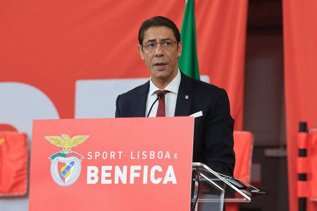 Rui Costa viu os sócios recusarem as contas e o novo regulamento eleitoral em assembleia geral — Foto: SL BENFICA