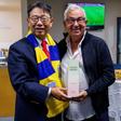O embaixador do Japão em Portugal, Tsutomu Nakagawa, e o presidente do Arouca, Carlos Pinho - Foto: Arouca