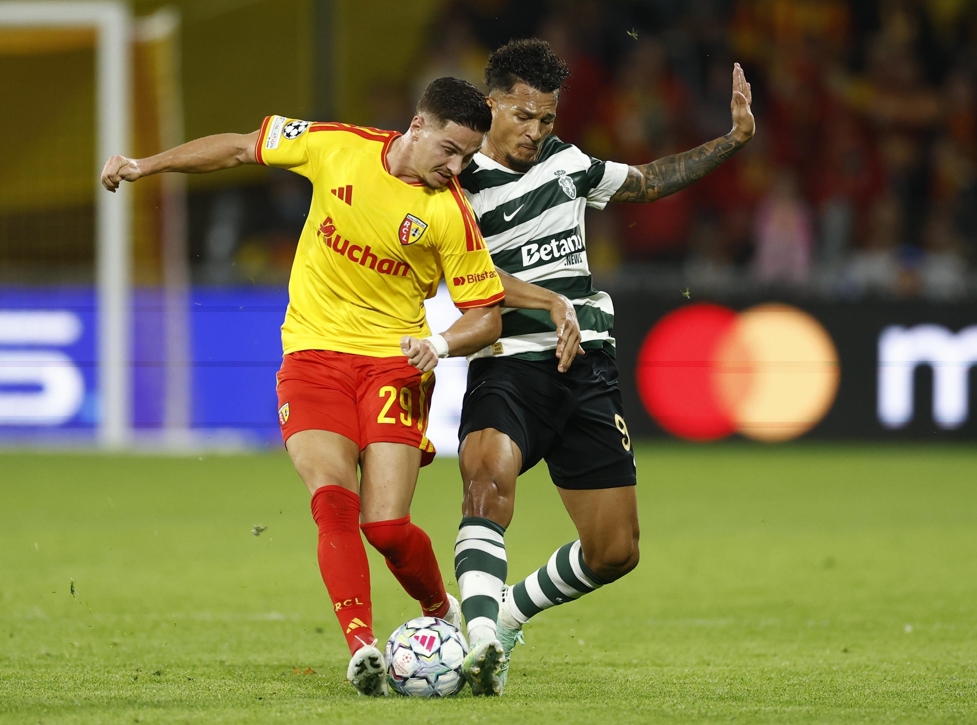 Suárez na luta - Foto: EPA