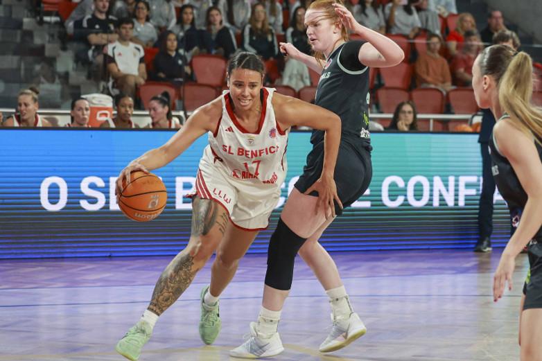 Schaquilla Nunn, jogador de basqutebol do Benfica, esteve em plano de destaque (foto SLB)