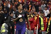 João Cancelo provoca adeptos do Galatasaray (Foto: EPA/Stringer)