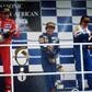 Ayrton Senna (2.º), Alain Prost (1.º) e Mark Blundell (3.º) no pódio do último Grande Prémio de F1 disputado em África - na África do Sul, 1993 (foto: IMAGO)