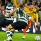 Thauvin esteve em bom plano e deu muito trabalho aos leões - Foto: IMAGO