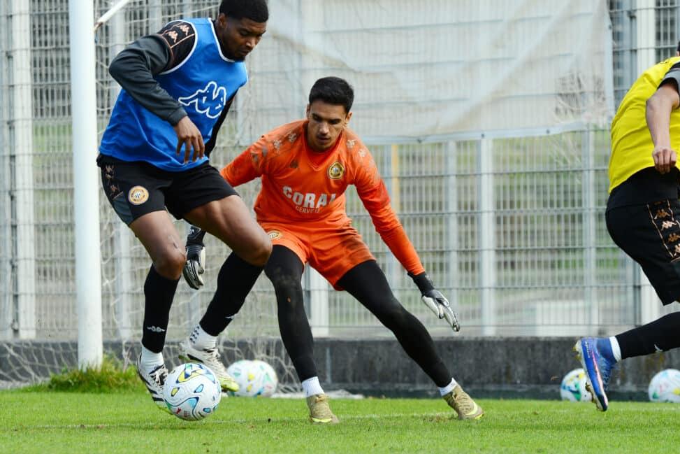 O Nacional prepara o jogo com a Sanjoanense. -Foto: NACIONAL