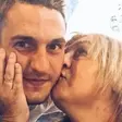 Koke ao lado da mãe