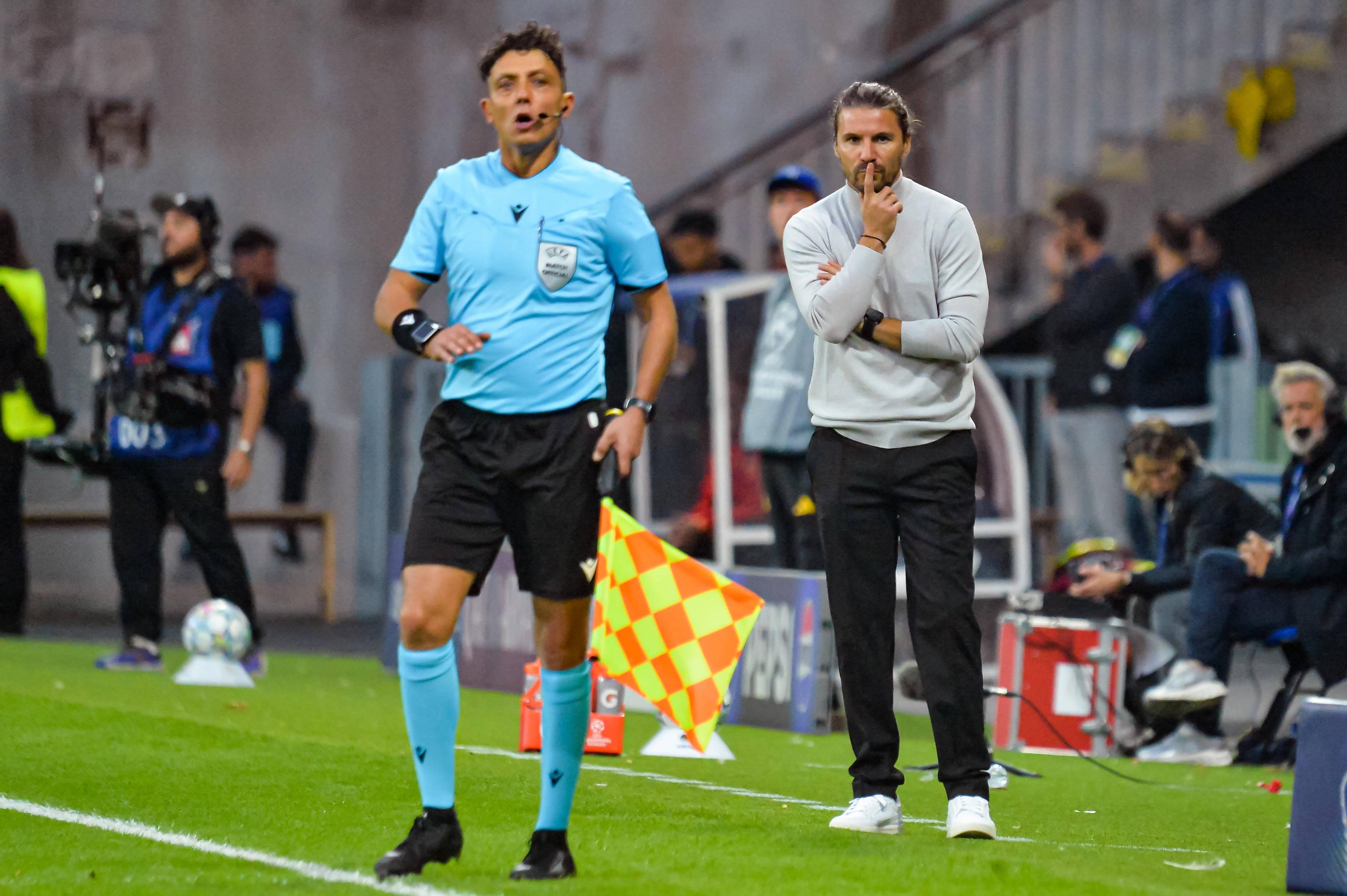Yannick Cahuzac, treinador do Lens - Foto: IMAGO