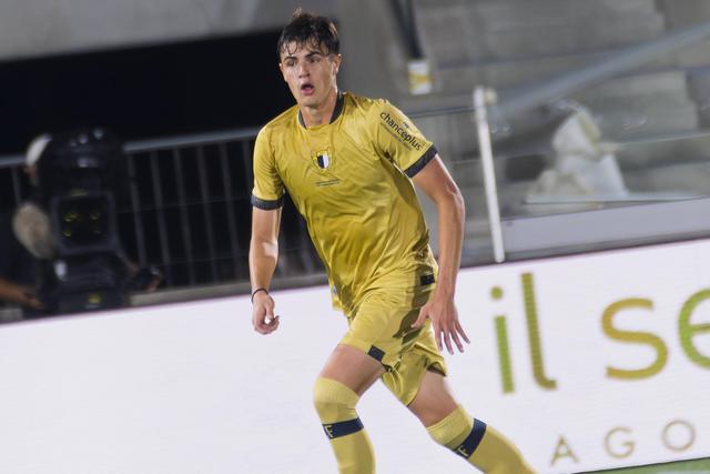 Matheus Mattara, 20 anos, lesionou-se no jogo de estreia pela equipa principal do Famalicão (foto IMAGO)