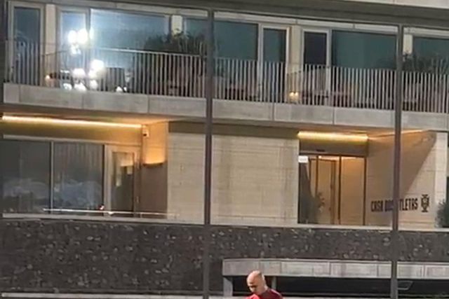 Roberto Martínez muito concentrado no treino da Seleção