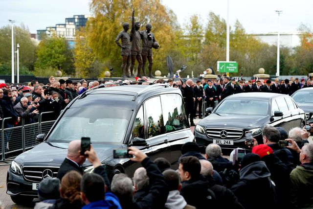 Fotos e vídeo: Adeus a Bobby Charlton em Manchester