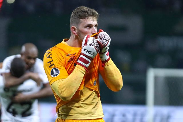 Bento convocado após lesão de Ederson