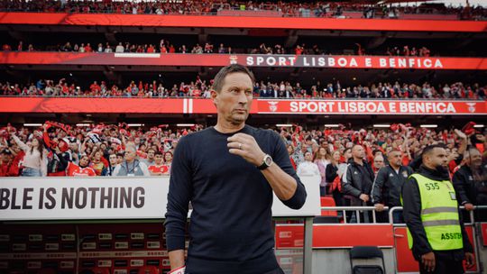 Benfica reage a críticas a Roger Schmidt