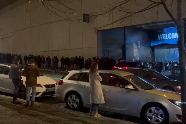 Fila para entrar na Assembleia Geral do FC Porto