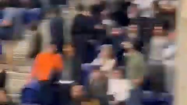 Líder dos Super Dragões em discussão acesa com sócios