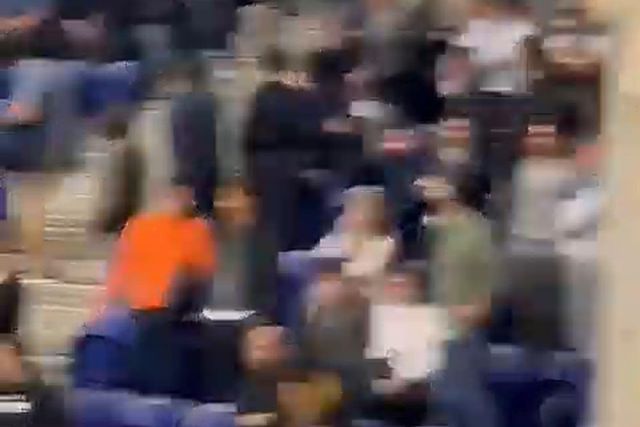 Líder dos Super Dragões em discussão acesa com sócios