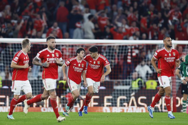 Cancelo rendido a João Neves