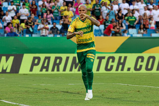 Cuiabá vence Fortaleza, Hulk chega aos 400 golos no triunfo do A. Mineiro sobre Armando Evangelista