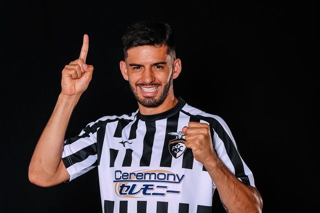 «Não sei porque não me dão uma oportunidade na seleção», lamenta Ronie Carrillo