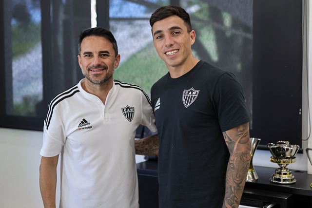 Oficial: ex-FC Porto renova com o Atlético Mineiro