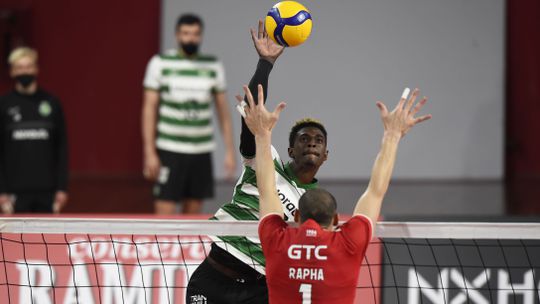 Voleibol: Benfica vence em casa do Sporting e foge na liderança