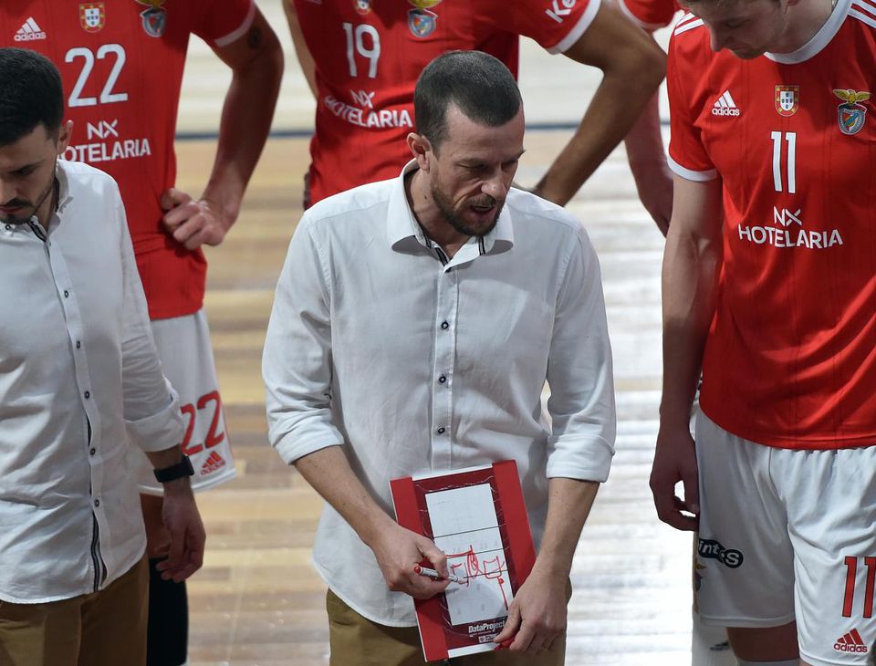 Como se festeja a vitória num Sporting-Benfica? No voleibol o menu é… diferente