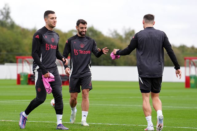 Ugarte revela conversa com Bruno Fernandes antes de rumar ao Man. United