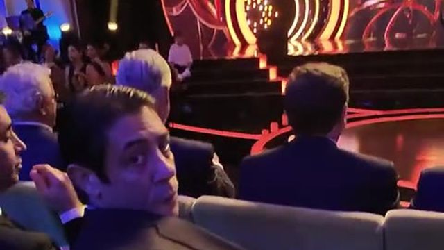 Ronaldo filmou as Quinas de Ouro... com os óculos