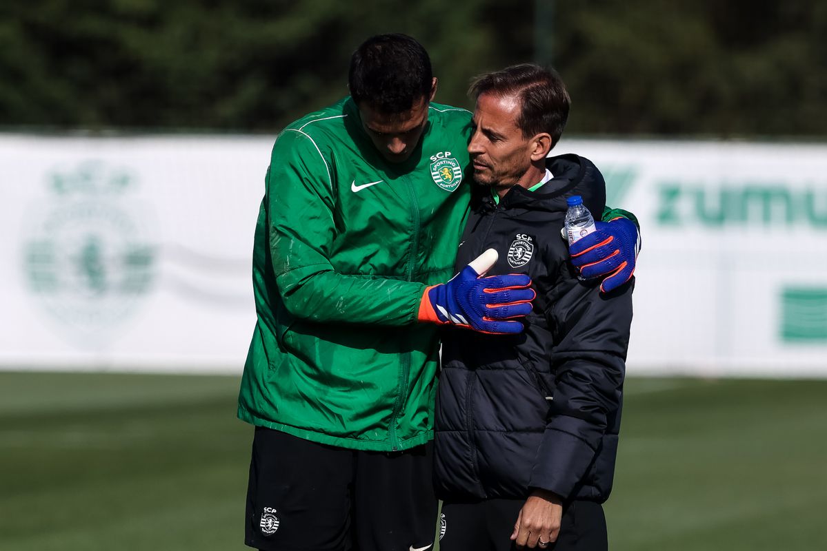 João Pereira chama 15 jovens da formação ao primeiro treino